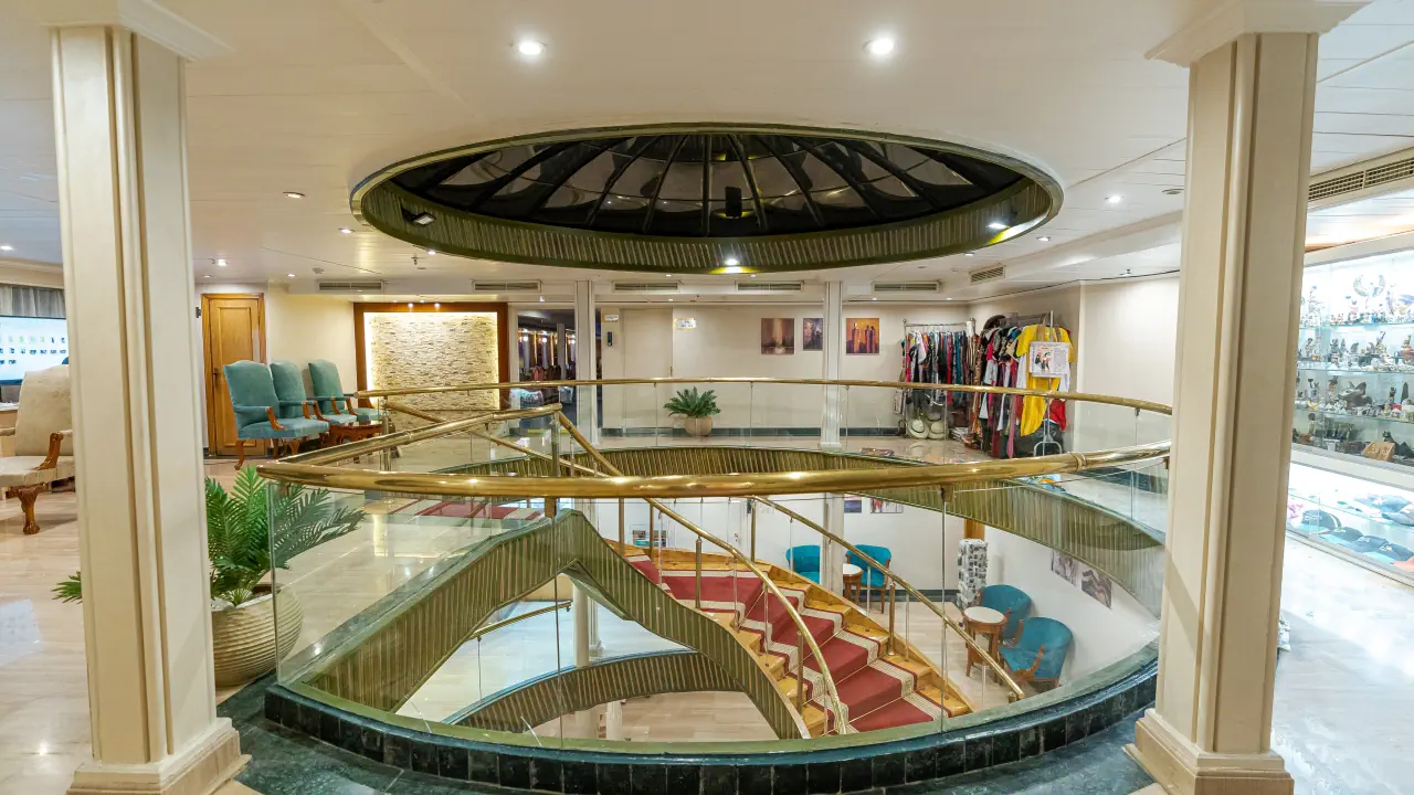 رحلة الباخرة نايل كويست